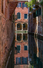 Carica l&#39;immagine nel visualizzatore di Gallery, &quot;Riflessi&quot; Venezia - Stampa
